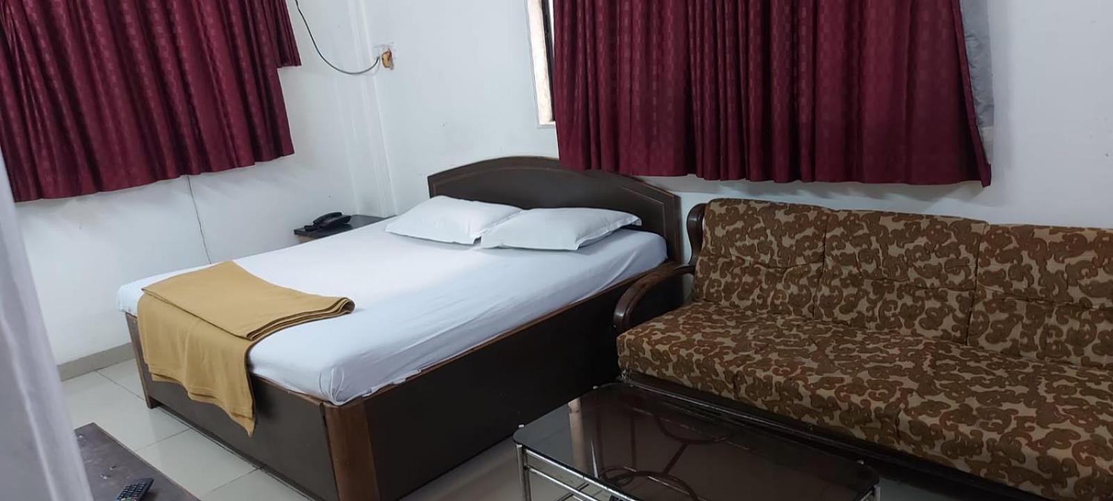 Glitz Hotels Sai Guest House - Nr Inorbit Mall Vashi Нави Мумбай Екстериор снимка