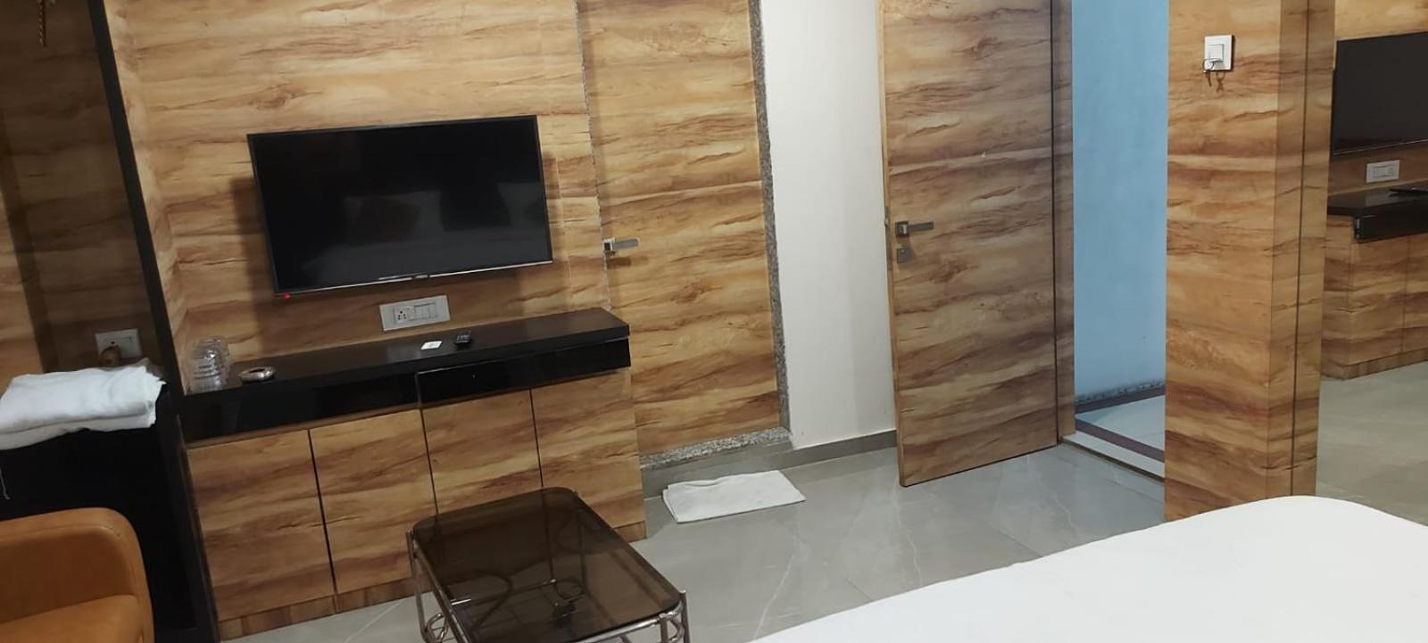Glitz Hotels Sai Guest House - Nr Inorbit Mall Vashi Нави Мумбай Екстериор снимка