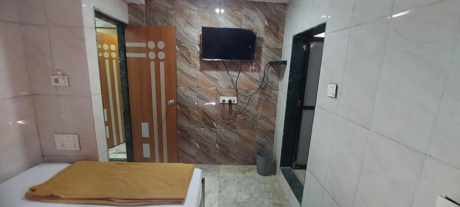 Glitz Hotels Sai Guest House - Nr Inorbit Mall Vashi Нави Мумбай Екстериор снимка