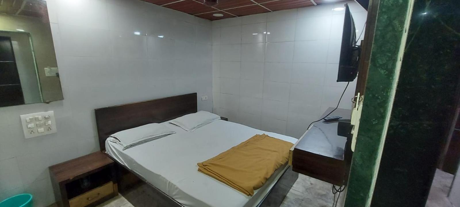 Glitz Hotels Sai Guest House - Nr Inorbit Mall Vashi Нави Мумбай Екстериор снимка