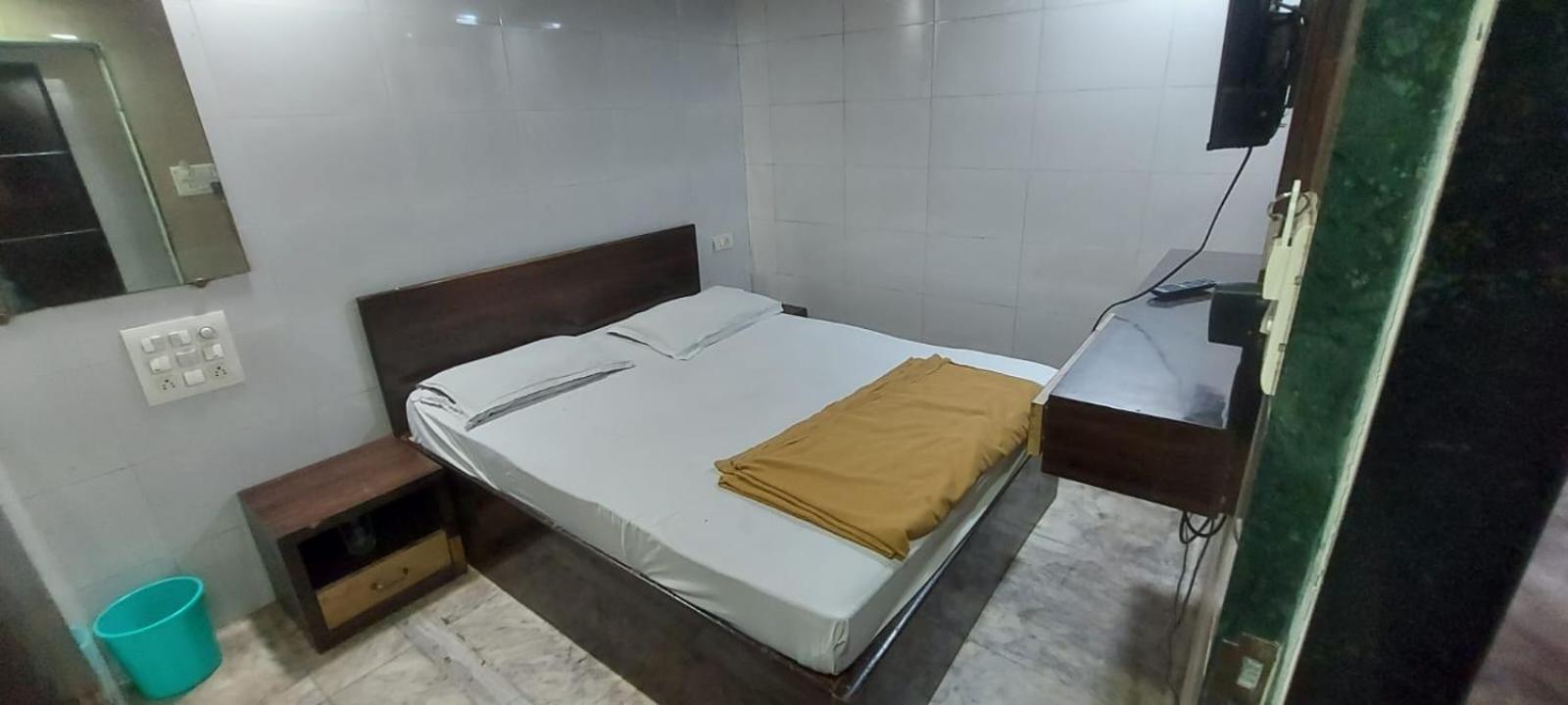 Glitz Hotels Sai Guest House - Nr Inorbit Mall Vashi Нави Мумбай Екстериор снимка