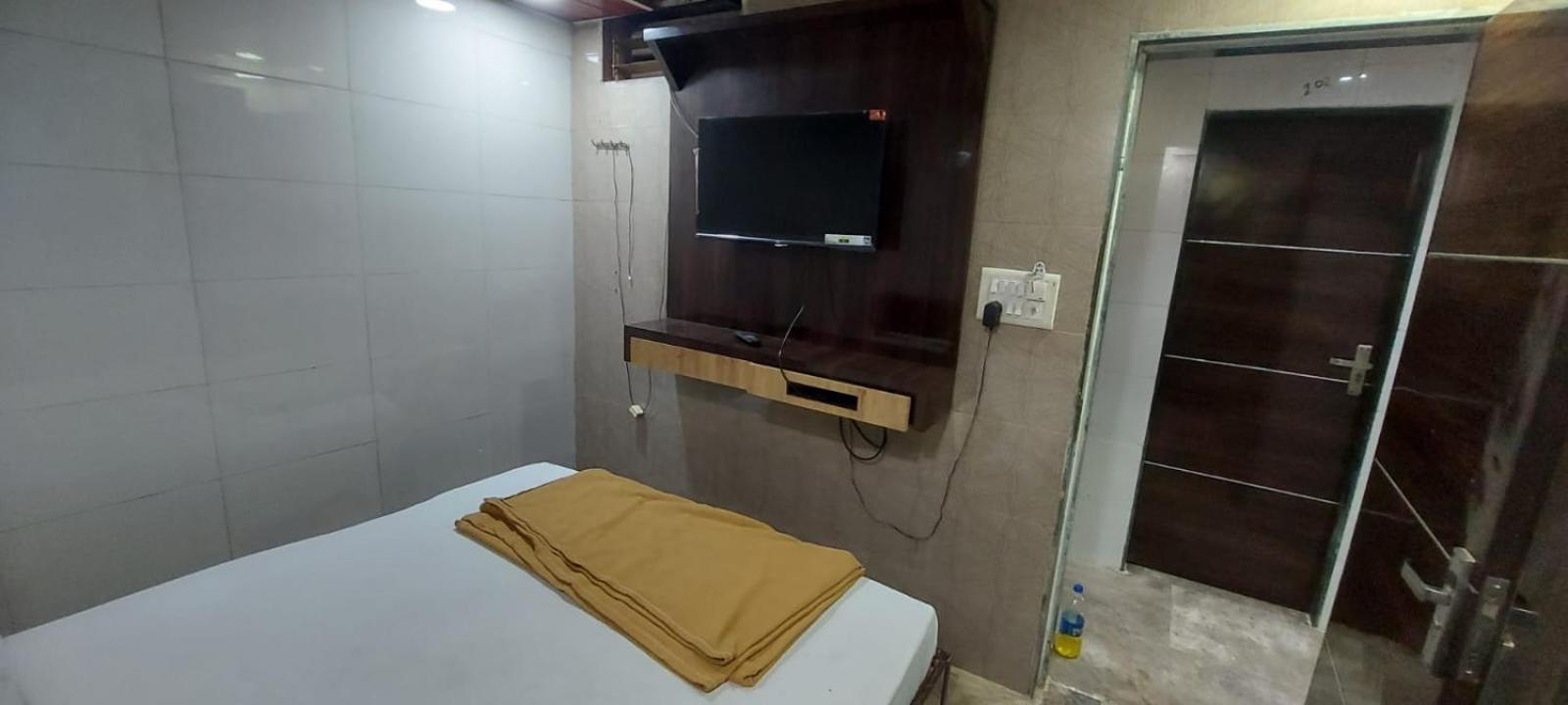 Glitz Hotels Sai Guest House - Nr Inorbit Mall Vashi Нави Мумбай Екстериор снимка