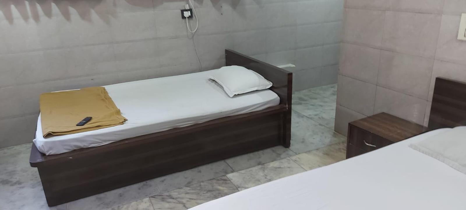 Glitz Hotels Sai Guest House - Nr Inorbit Mall Vashi Нави Мумбай Екстериор снимка